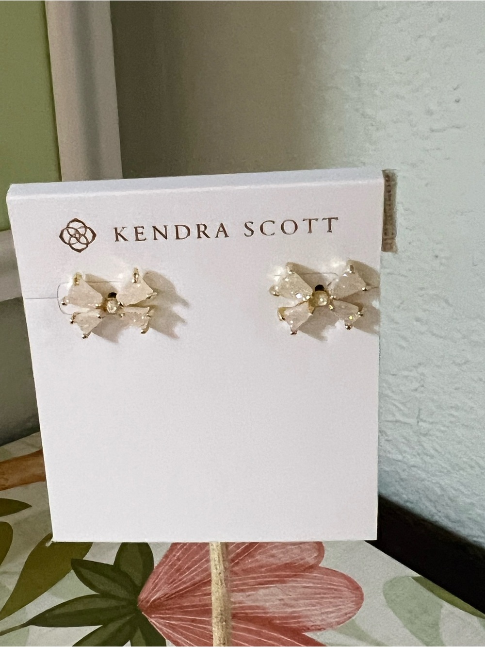 Nwt Kendra Scott Blair Bow Ivory Flower Stud Earrings with Gold Centers #KSER